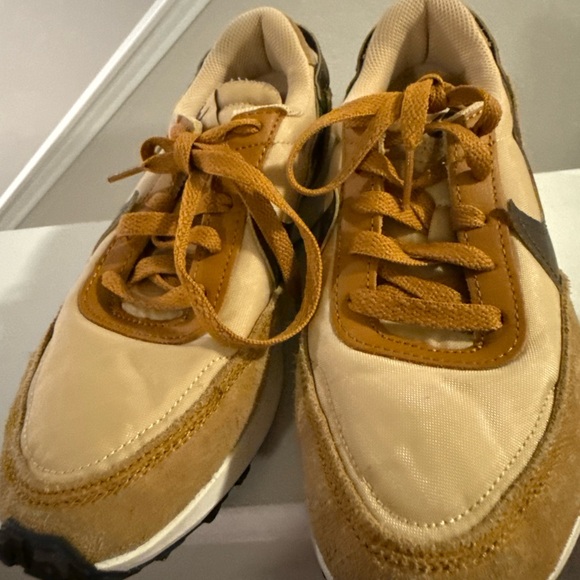 Nike Waffle Debut Womens Size 6.5 Sesame Baroque Brown Running Shoes - Picture 3 of 7